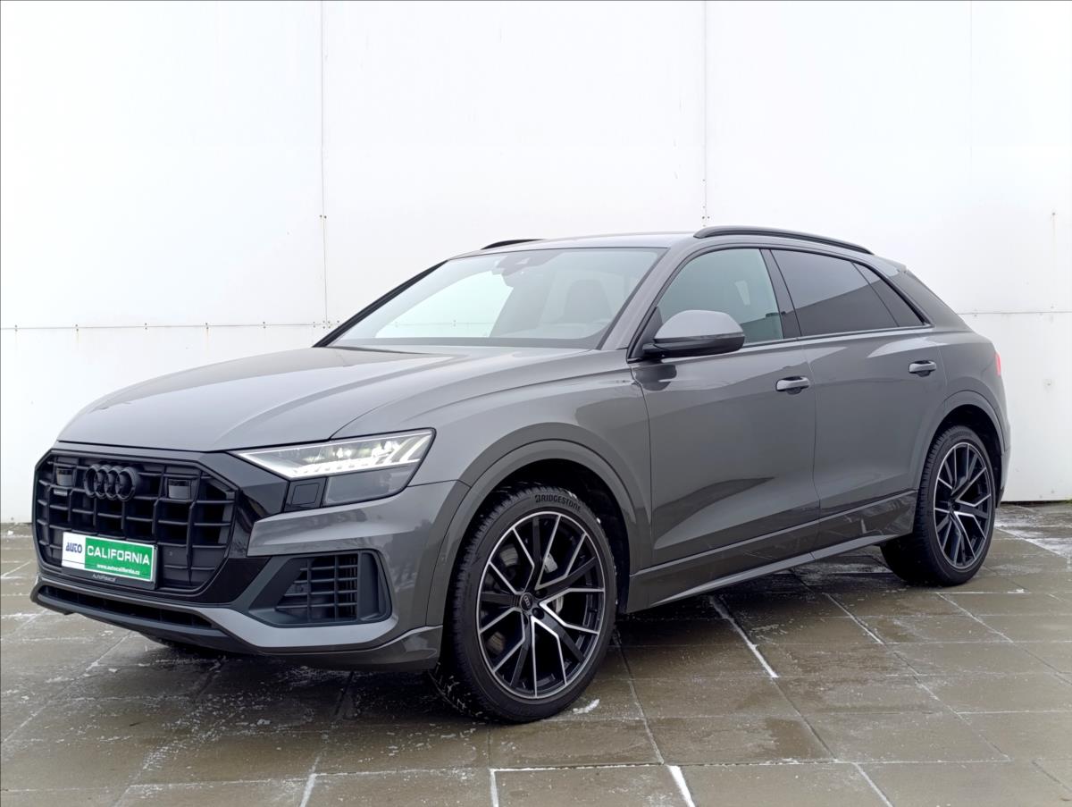 Audi Q8 3,0 55 TFSI quattro Koup ČR 1m